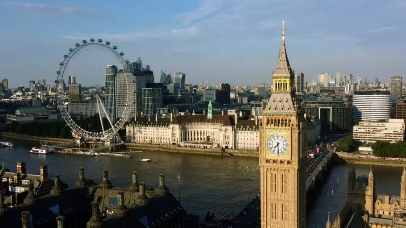 فيديو - القضاء البريطاني يدين شخصا أحرق المصحف في لندن