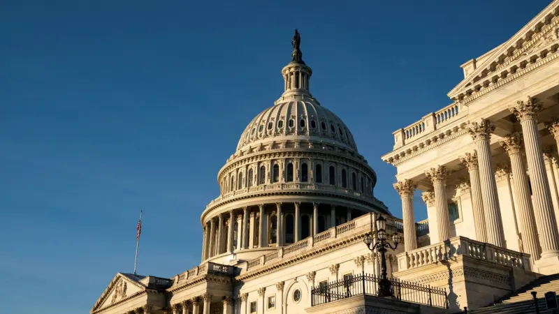 زلزال سياسي في الكونغرس.. استقالات وتهديدات بالطرد