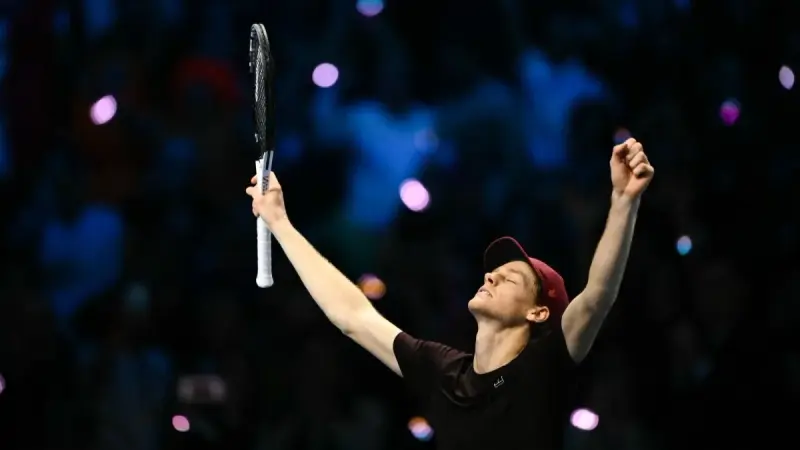 بطولة ATP الختامية للتنس - سينر يرد اعتباره ويهزم ألكاراز ليحتفظ باللقب