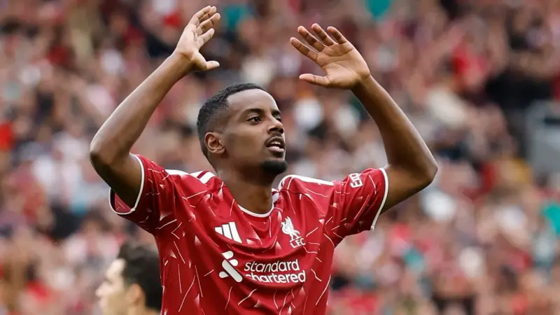 ليفربول - إيراولا يحدد أولوياته مع إيزاك قبل "مواجهة خاصة" ضد نيوكاسل