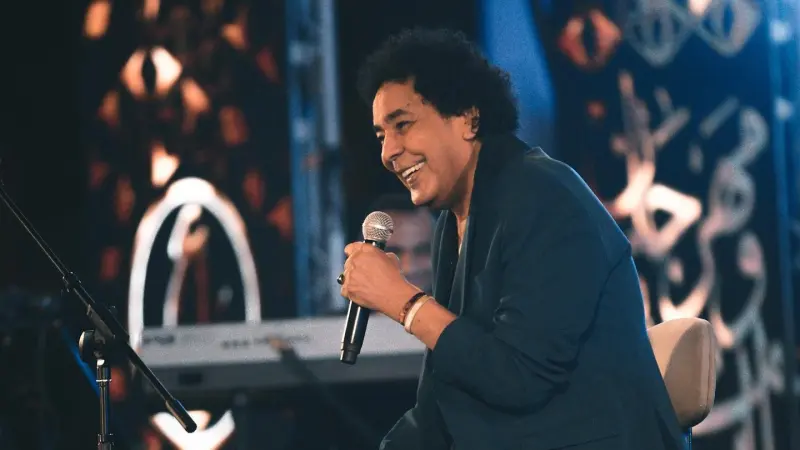 حقيقة مرض محمد منير.. أنباء متضاربة حول صحة الكينغ