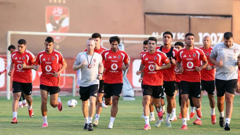 القنوات الناقلة لمباراة الأهلي ضد سموحة اليوم في الدوري المصري مع الموعد