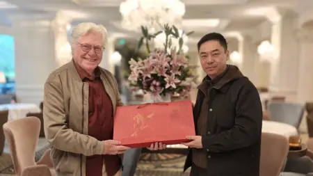 related_news_inside_blogsحسين فهمي يناقش توسيع الشراكة بين مهرجاني القاهرة وبكين