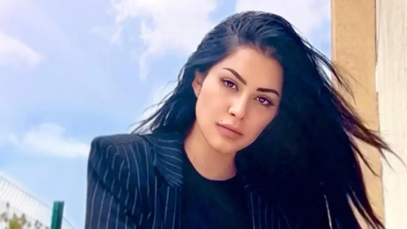 من هي سارة فرح؟ 13 معلومة عن المطربة السورية بعد اعتزالها