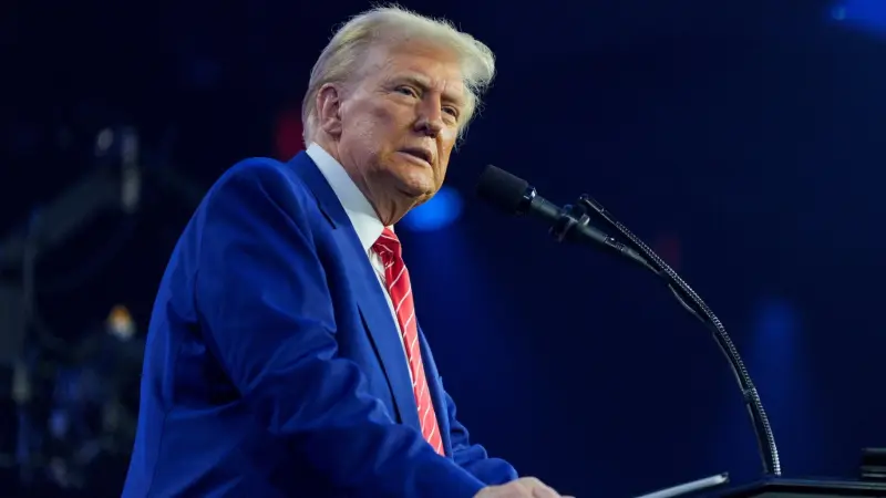 ترامب يدعو المحكمة العليا الأميركية إلى تأجيل حظر "تيك توك"