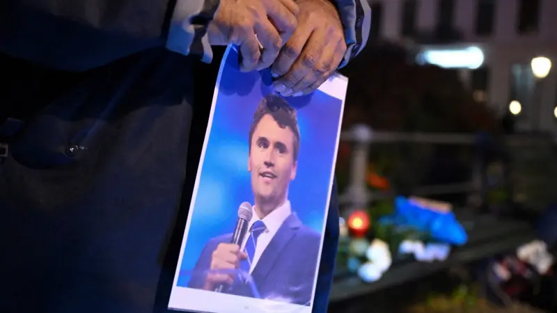 حلفاء كيرك يحذرون الأميركيين: إما الاحترام أو العواقب