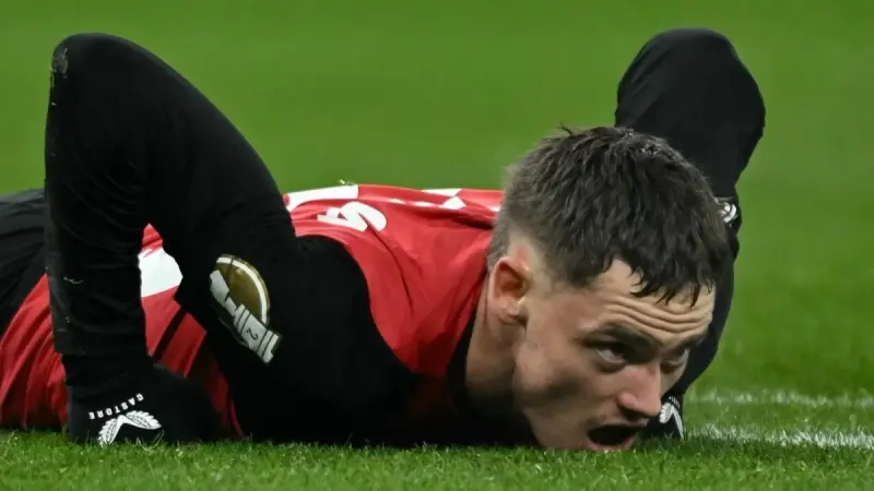 أخبار الانتقالات - والد فيرتز: سلوت حسم الصفقة لليفربول