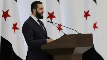 الشرع يلبي طلب لجنة التحقيق في أحداث الساحل السوري ويمدد عملها