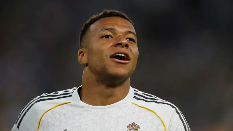 100 مباراة مع ريال مدريد.. كيف تُقارن مسيرة مبابي مع رونالدو وبنزيما؟