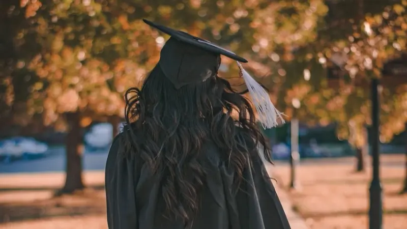 بعد رقص فتاة أسيوط.. مصرية تُثير الجدل في جامعة قناة السويس