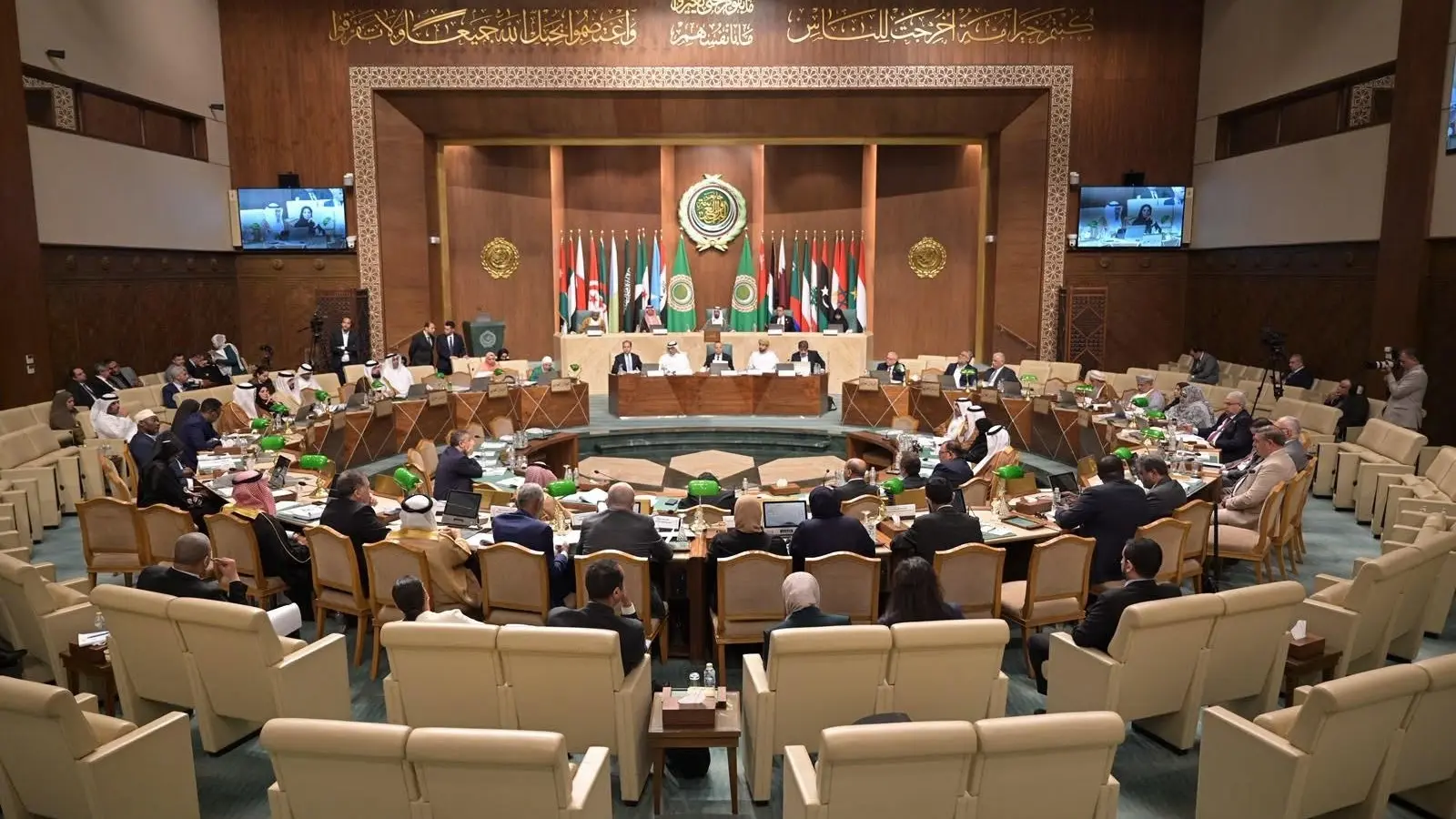 اليماحي أكد تضامن البرلمان العربي الكامل مع دولة الكويت (إكس) اليماحي أكد تضامن البرلمان العربي الكامل مع دولة الكويت (إكس)