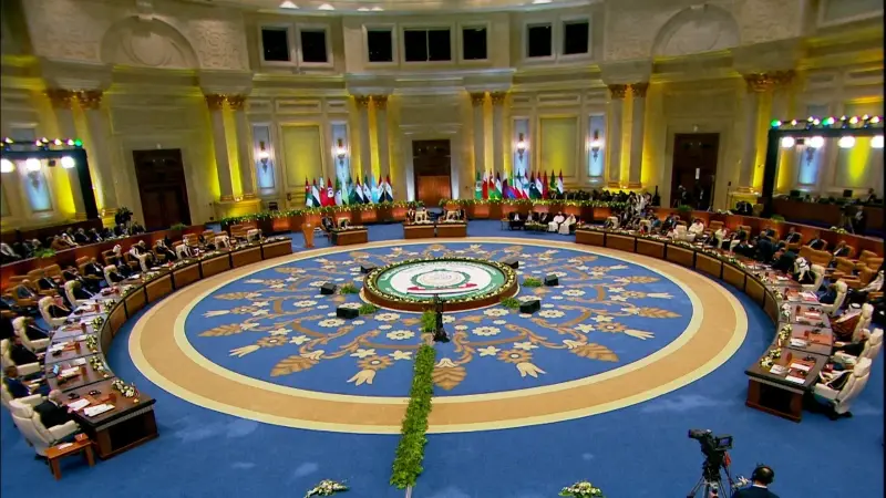 القادة العرب يحذرون من أي محاولات "آثمة" لتهجير الشعب الفلسطيني من أرضه