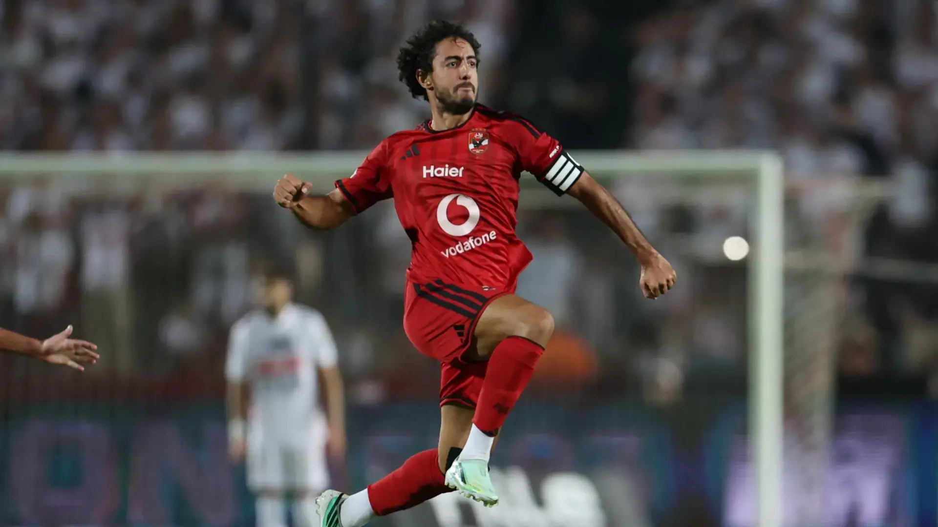 محمد هاني افتتح أهداف الأهلي في القمة أمام الزمالك (رويترز) محمد هاني افتتح أهداف الأهلي في القمة أمام الزمالك (رويترز)