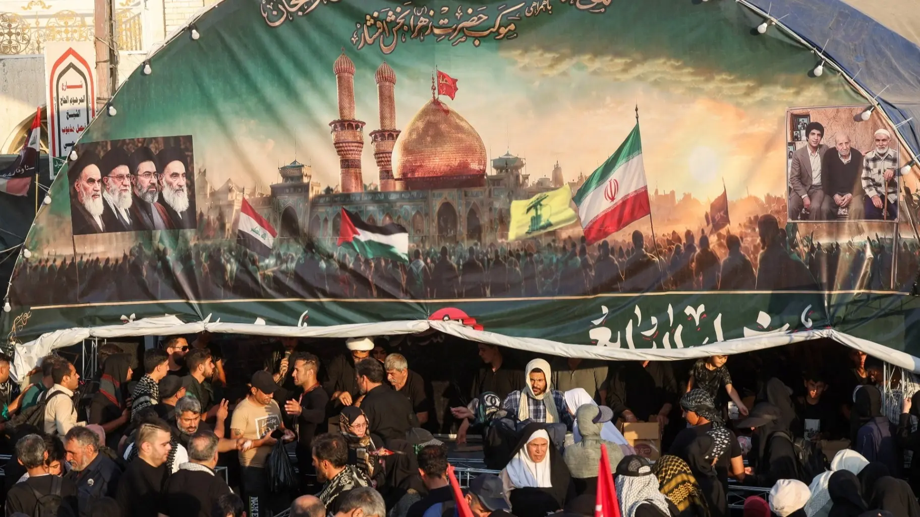 الإيرانيون أحيوا الأربعينية وسط توترات إقليمية متصاعدة (رويترز) الإيرانيون أحيوا الأربعينية وسط توترات إقليمية متصاعدة (رويترز)