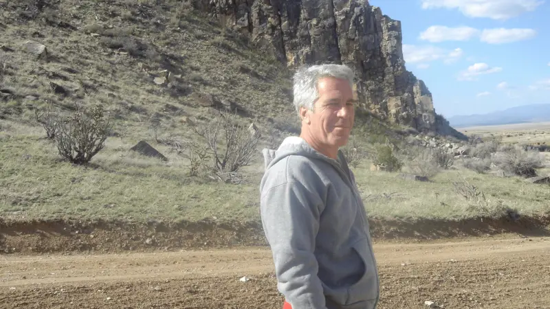 "بنك أوف أميركا" يدفع 72.5 مليون دولار لضحايا إبستين