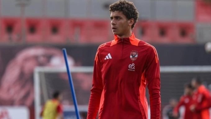 بعد مفاوضات مكثفة مع الأهلي.. ماذا يعطل انتقال حمزة عبدالكريم إلى برشلونة؟ 