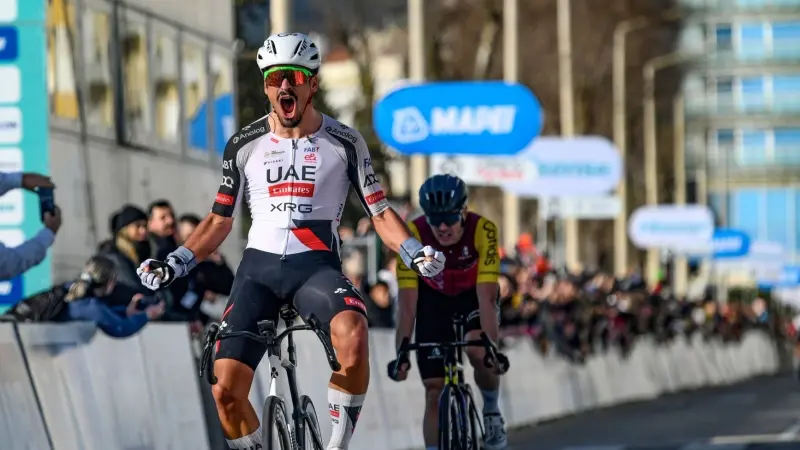 فريق الإمارات للدراجات يضرب بقوة ويحقق ثنائية تاريخية في البرتغال وإسبانيا