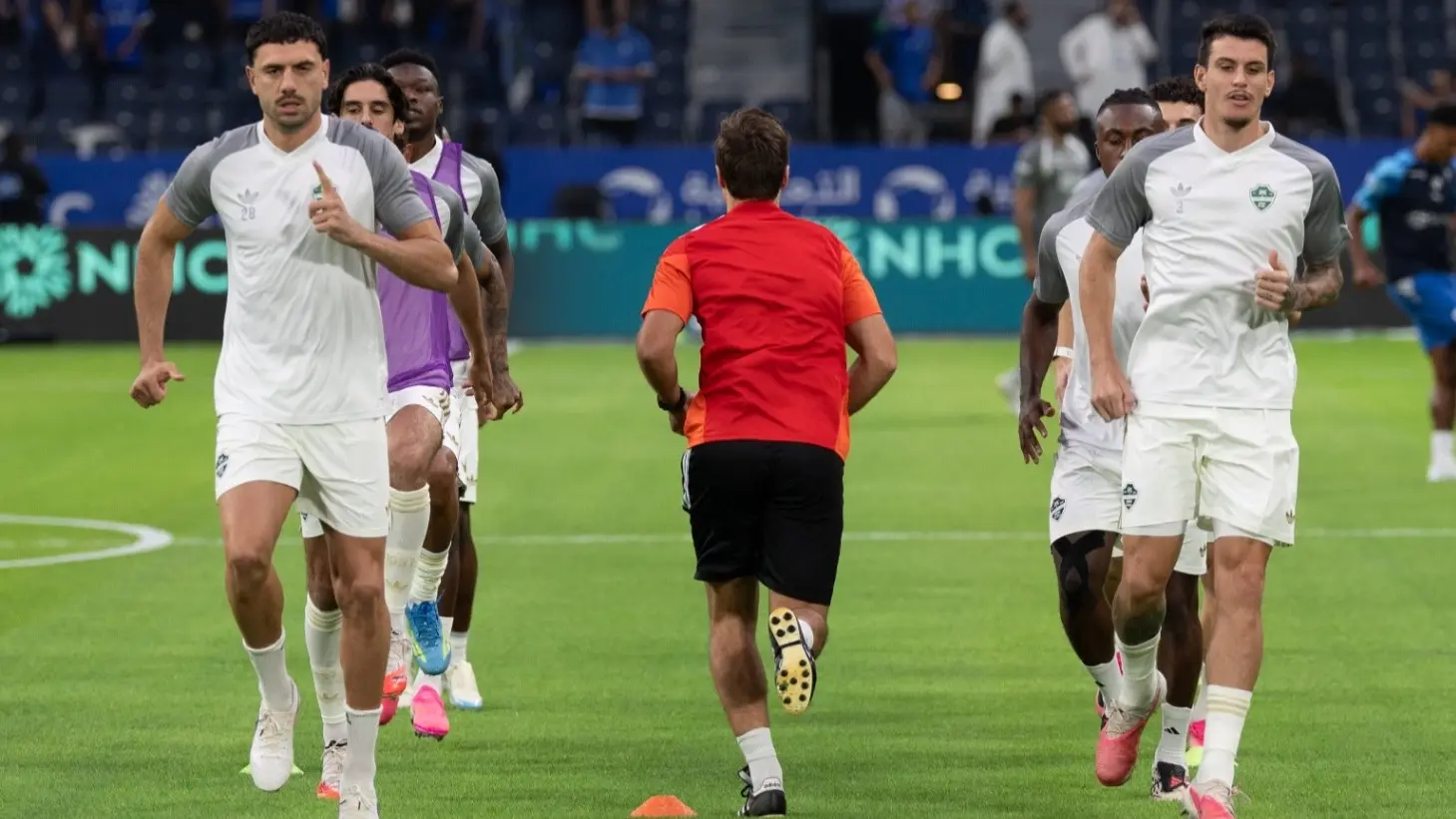 الأهلي يواجه القادسية في الجولة الـ6 من الدوري السعودي (رويترز) الأهلي يواجه القادسية في الجولة الـ6 من الدوري السعودي (رويترز)