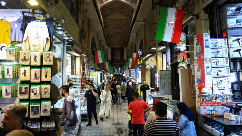 الأوضاع الاقتصادية تخنق الإيرانيين مع استمرار الحرب