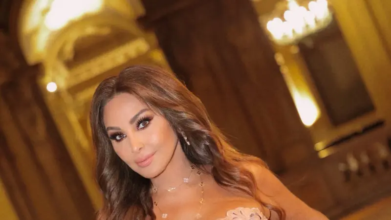 فيديو - إليسا تتعرض لموقف محرج خلال حفل الساحل الشمالي