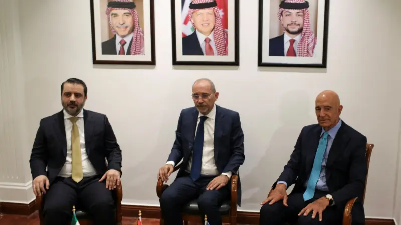 اجتماع ثلاثي في عمّان يطلق مرحلة إعادة تأهيل السويداء