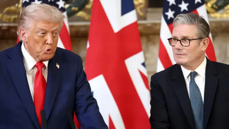 ستارمر: ناقشت مع ترامب الخيارات العسكرية بشأن مضيق هرمز