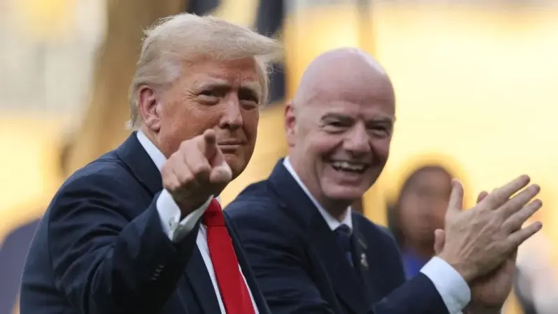 فيديو - هل سرق ترامب ميدالية كأس العالم للأندية؟