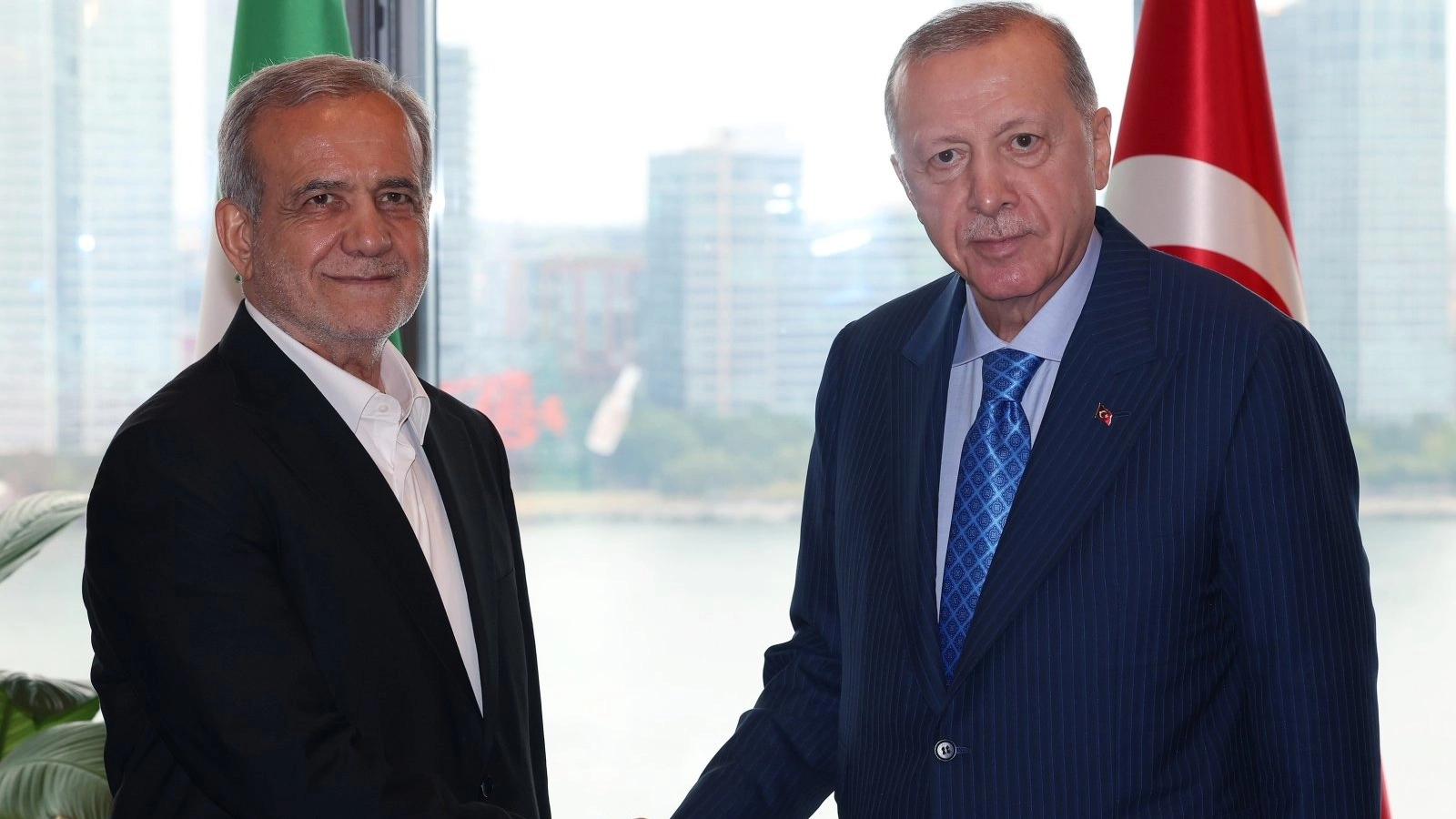 ضعيفة لكن مستقرة.. لماذا تخشى تركيا انهيار النظام الإيراني؟ 