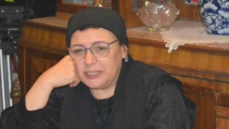 عزاء شقيق الفنانة حنان سليمان.. ظهور نادر للفنانة ميرفت أمين