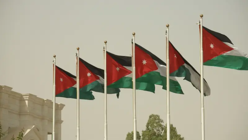 صور - الحكومة الأردنية تطلق مشروع مدينة "عمرة"