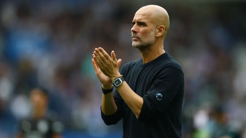 غوارديولا يتغزل بلاعبه السابق قبل مواجهته بالدوري الإنجليزي