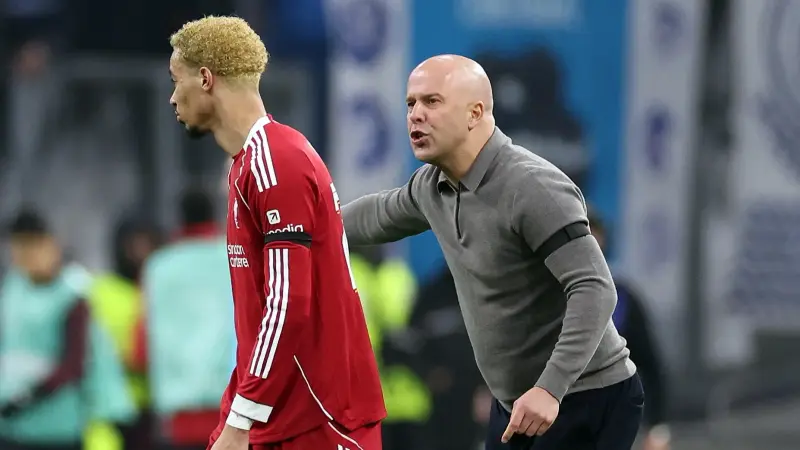 سلوت يشرح سر تفوق ليفربول على مارسيليا.. وفان دايك يشيد بزملائه