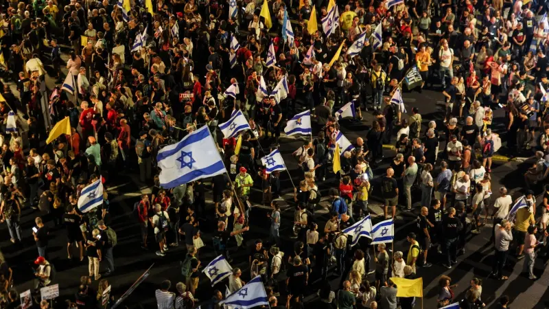 "أنقذ الأسرى الآن".. إسرائيليون يطالبون ترامب بفرض إنهاء حرب غزة