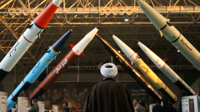 المعركة الكبرى تقترب.. إيران ترفع إنتاج الصواريخ وإسرائيل تستعد