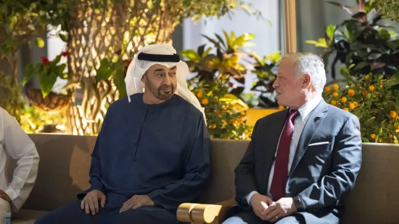 رئيس دولة الإمارات وملك الأردن يبحثان التطورات الإقليمية وتداعياتها