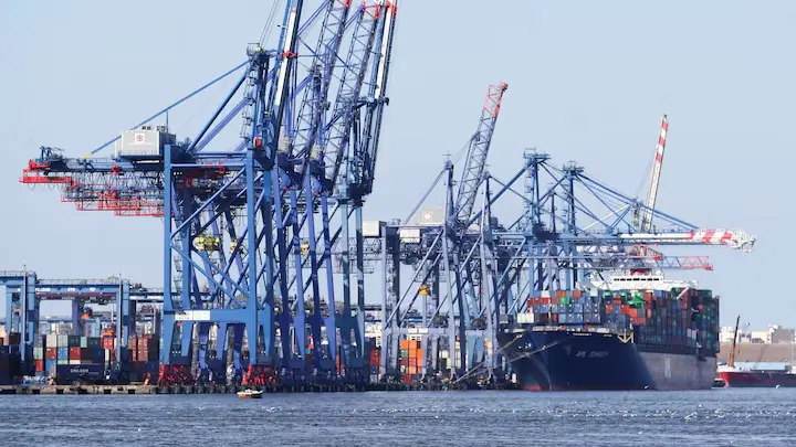 مصر تطلق منطقة جرجوب الاقتصادية الخاصة لتعزيز موقعها كمركز عالمي للتجارة واللوجستيات