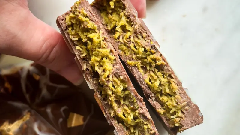 فيديو - ترند "شوكولاتة دبي".. ما الكمية الموصى بتناولها يوميا؟