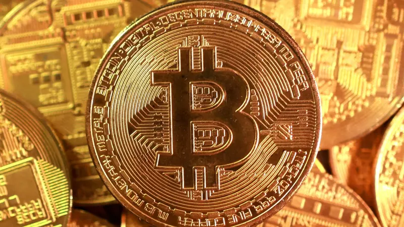 بيتكوين تستعيد الزخم فوق 71 ألف دولار بدعم من هبوط النفط