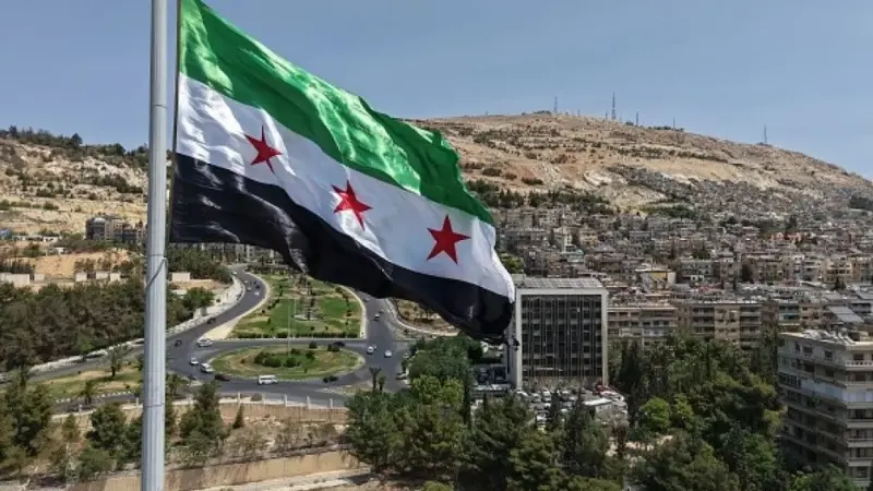 سوريا تنفي إجراء تسوية مع أحد أبرز واجهات نظام الأسد