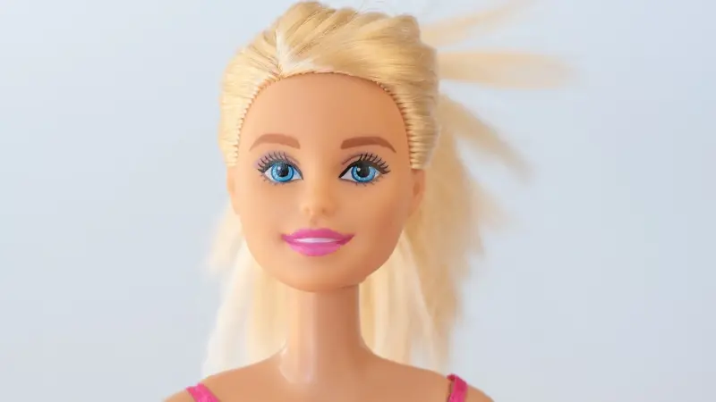 حقنة "باربي بوتوكس".. ما علاقتها بتحسين جودة النوم؟