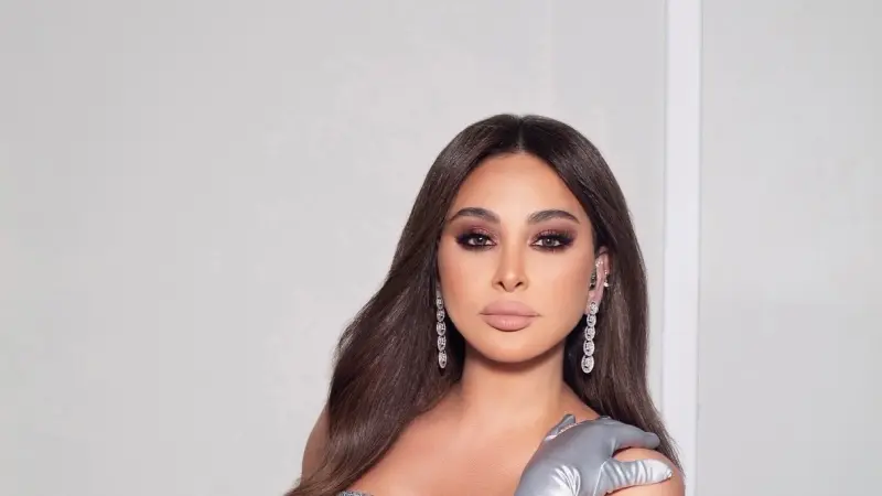 فيديو - "إنت أمور بشكل".. إليسا تتغزل بكريم فهمي