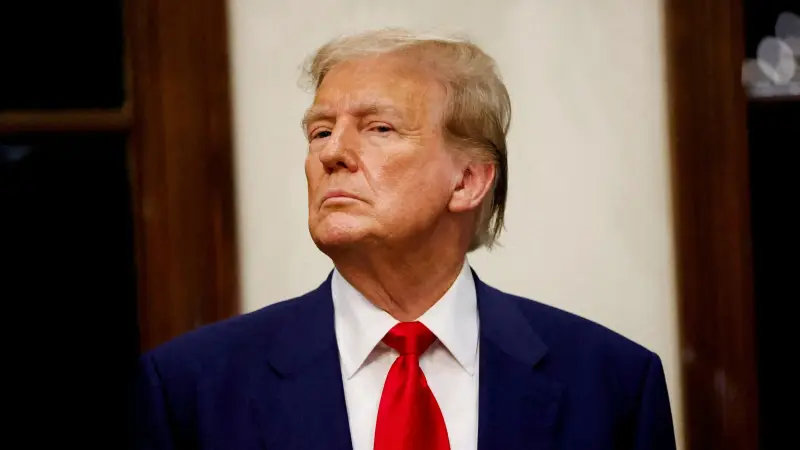 "بلومبرغ": عقار ثوري لعلاج الإيدز مهدّد بسبب إدارة ترامب