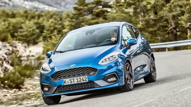 فورد تضع حدا لأشهر موديلاتها.. توقيف إنتاج "فييستا"