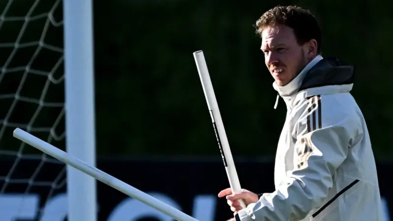 مانويل نوير ينفي وجود خلافات مع ناغلسمان.. هل يعود من الاعتزال من أجل كأس العالم؟