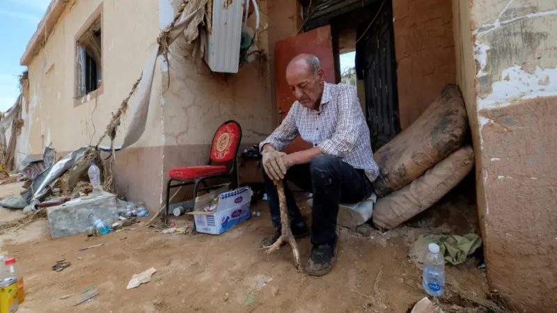 "رأيت الموت".. الناجون من فيضانات ليبيا يعيشون تحت هول الصدمة