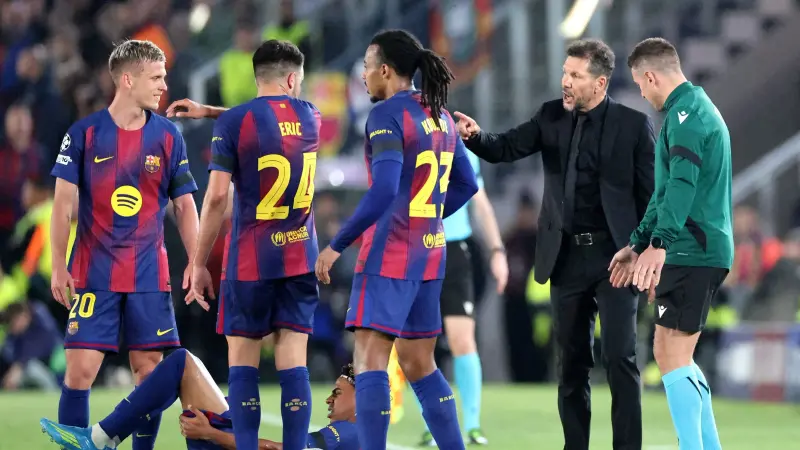 فيديو - لمسة يد أشعلت جدلًا.. هل استحق برشلونة ركلة جزاء أمام أتلتيكو مدريد؟