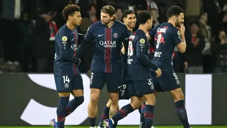 related_news_inside_blogsالدوري الفرنسي - باريس سان جيرمان يستعيد الصدارة بعد هدية موناكو أمام لانس