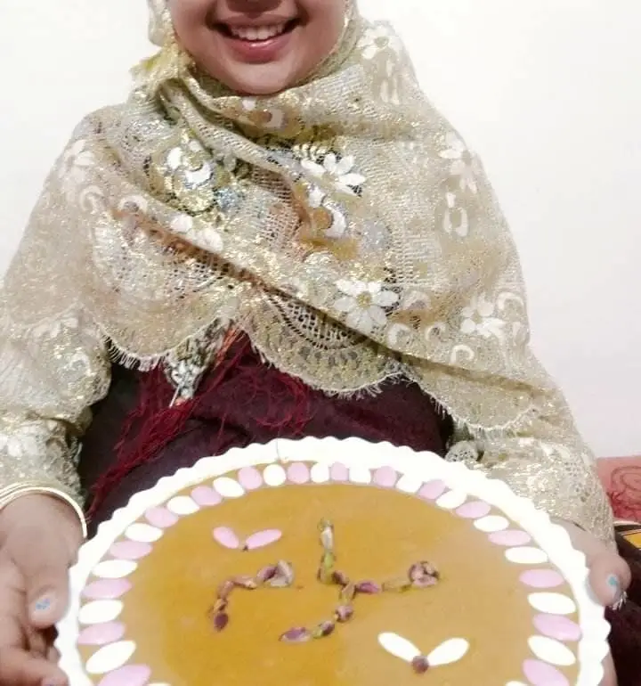 طفلة تونيسية باللباس التقليدي طفلة تونيسية باللباس التقليدي