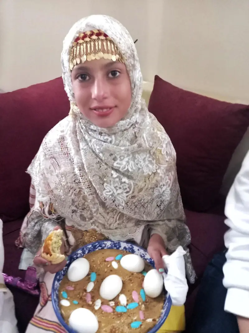 طفلة بلباس جربة التونيسية التقليدي طفلة بلباس جربة التونيسية التقليدي