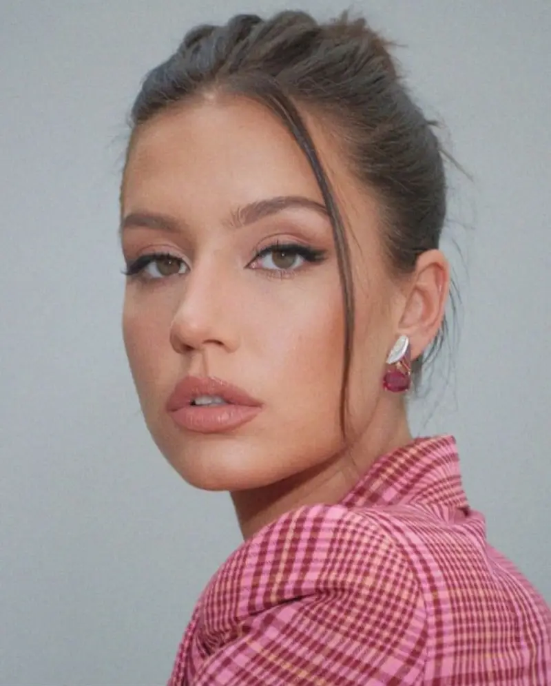 أديلي إكسرشوبولوس بطلة الفيلم